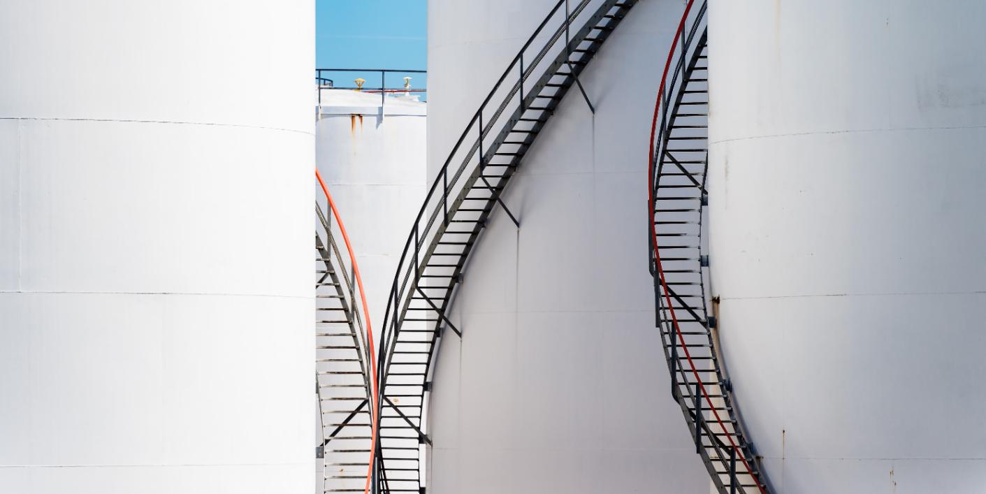 How LNG Megaproject Experience Lifts Scheduler Day Rates on US Hyperscale Builds